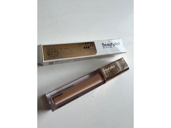BeautyAct Luminous Complexion Concealer