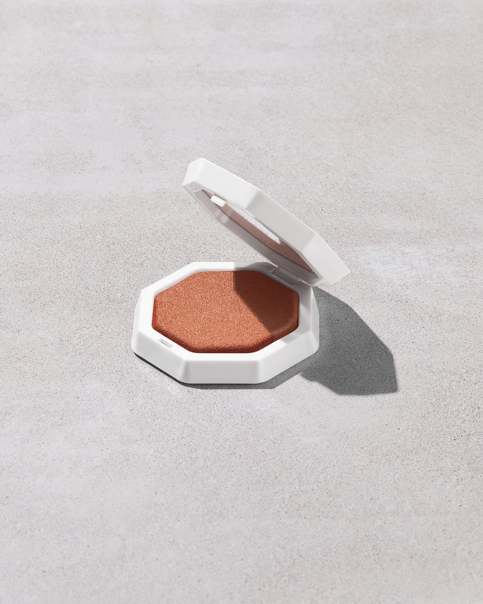 Fenty Beauty Demi'Glow Light-Diffusing Highlighter