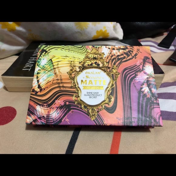 Okalan Fire 8 Color Eyeshadow Palette
