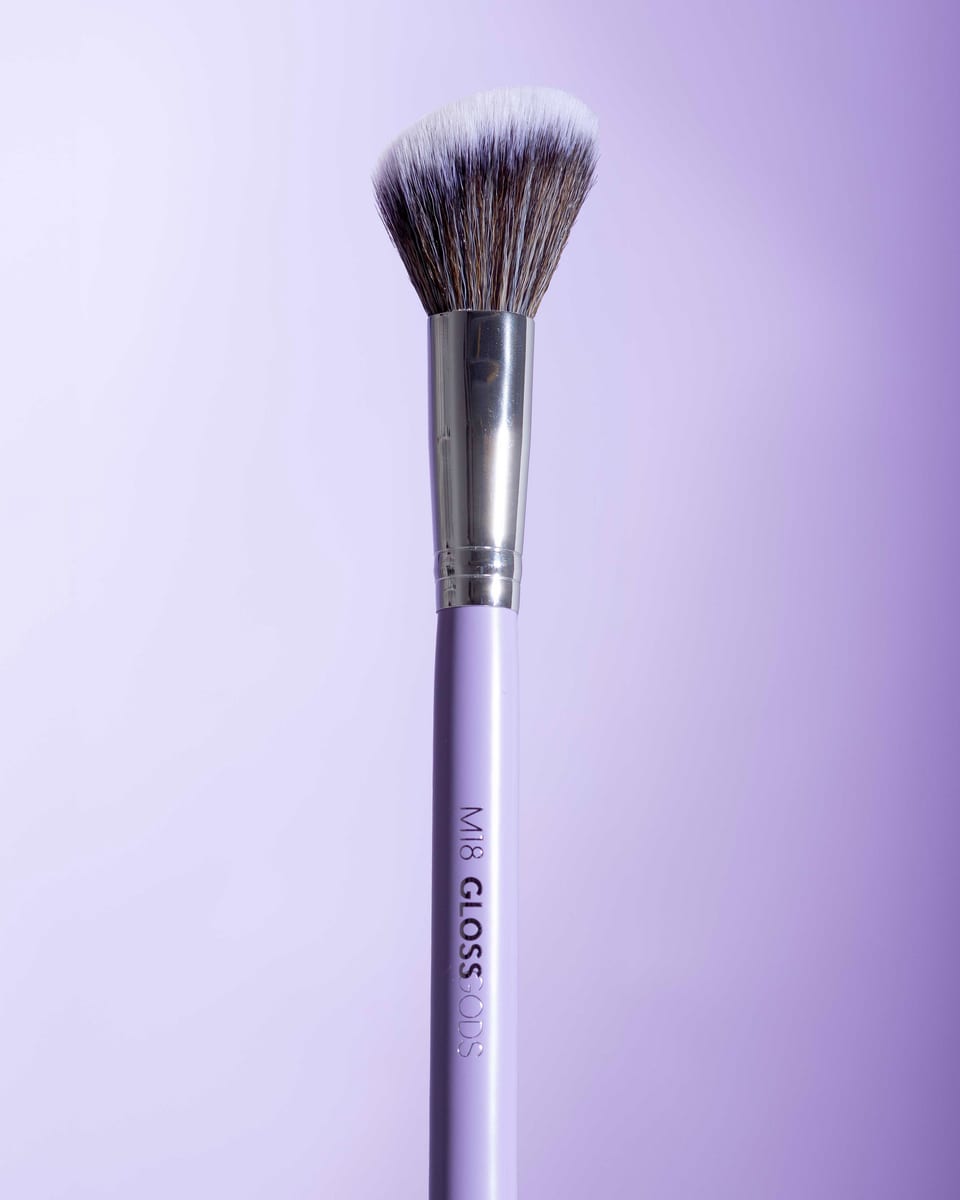 GlossGods M18 Angled Cheek Brush