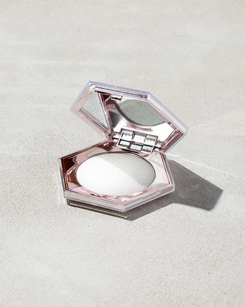 Fenty Beauty Diamond Bomb All-Over Highlighter