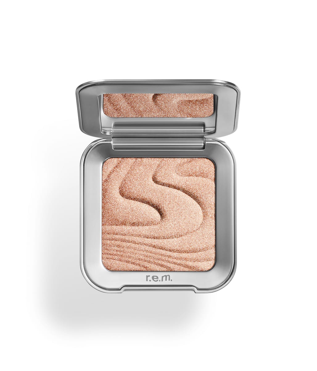 r.e.m. beauty Interstellar Highlighter Topper