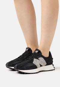 New Balance 327