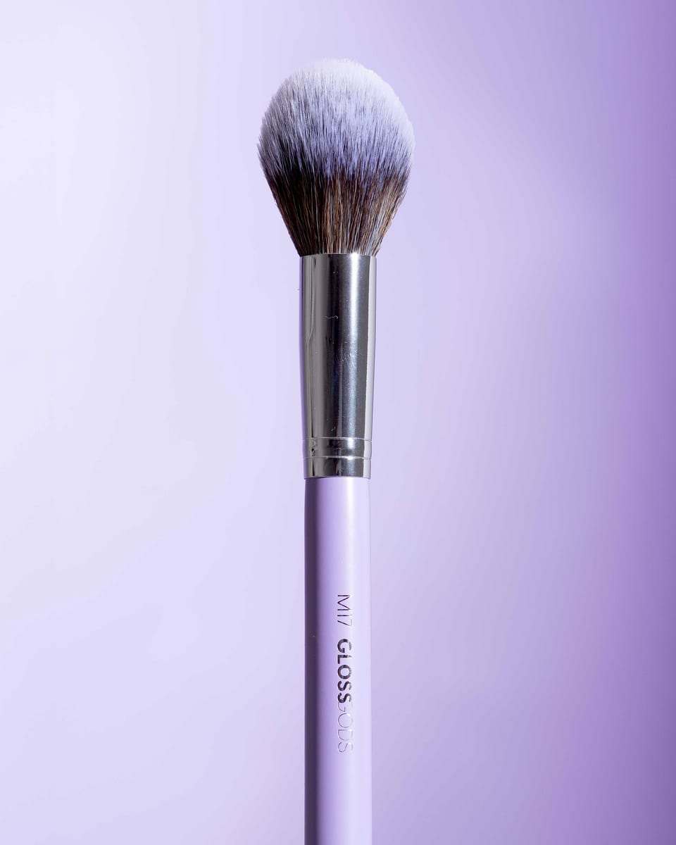 GlossGods M17 Soft Powder Brush